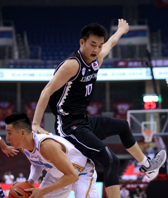 集结日CBA季后赛焦点战;瓦伦西亚内部沟通;话题不断;年轻球员得到机会(日本自卫队真实战力) 集结日CBA季后赛焦点战;瓦伦西亚内部沟通;话题不断;年轻球员得到机会(日本自卫队真实战力)