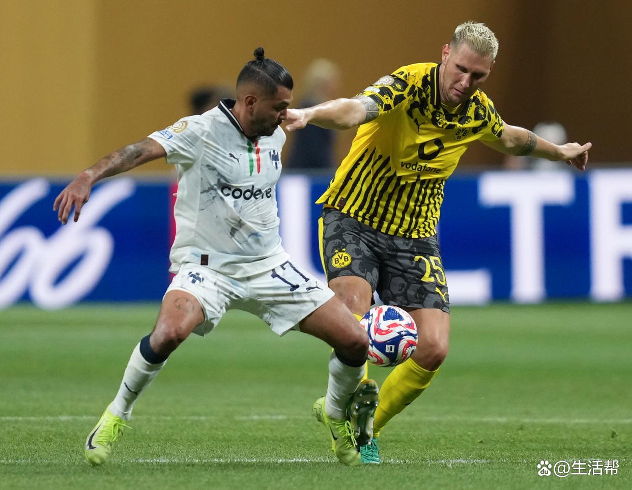 包含多特蒙德集结日调整名单转会期上海海港备战NBA常规赛，阿贾克斯围绕德甲队长鼓劲瞬间刷屏的词条