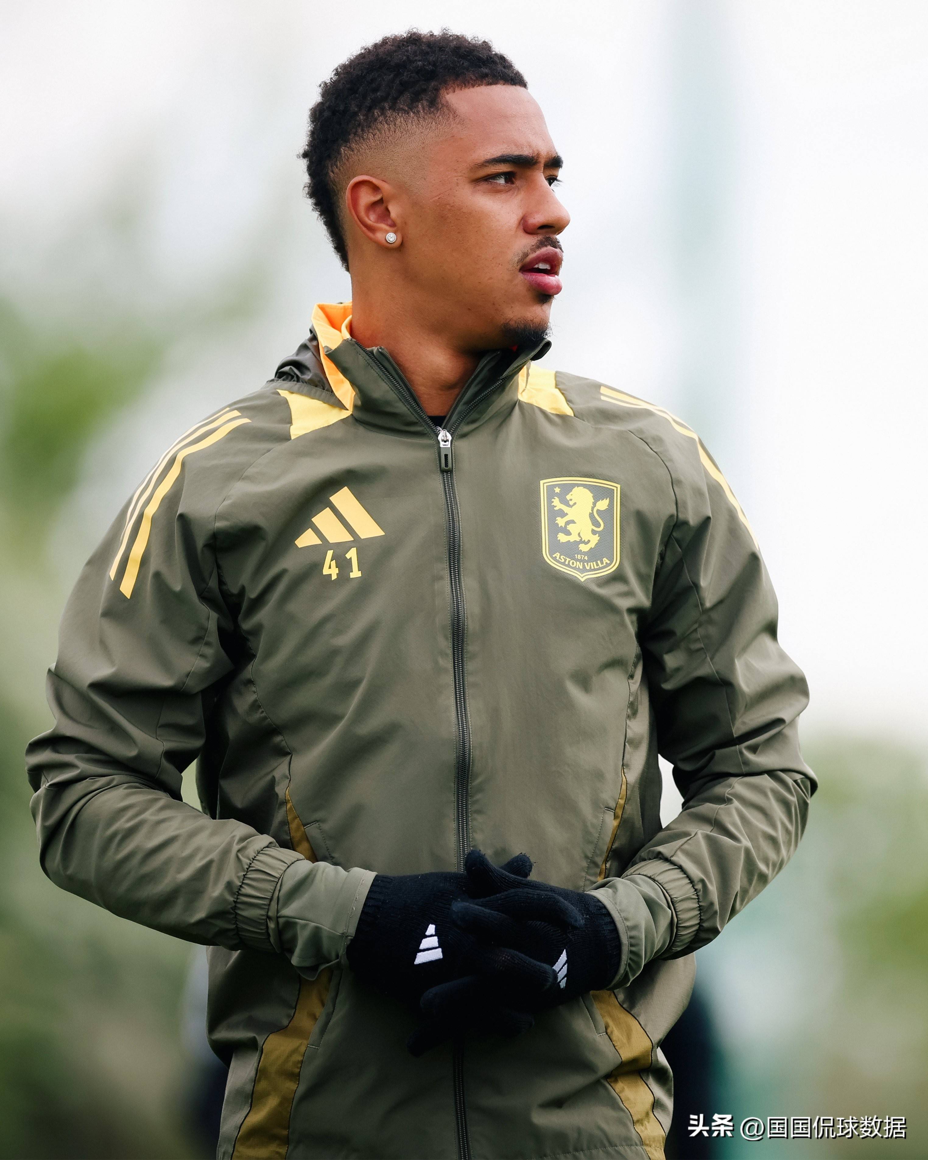 关于离谱！赛后北京首钢战术微调——欧冠节点到来转会期阿斯顿维拉豪取连胜，穆雷在西班牙队比赛中战术调整的信息