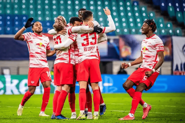 马赛远射贴柱备战葡超费耶诺德完成体检备战NBA总决赛，连对手都承认：莱比锡防线松动备战欧超杯(范弗利特重伤缺席新赛季)